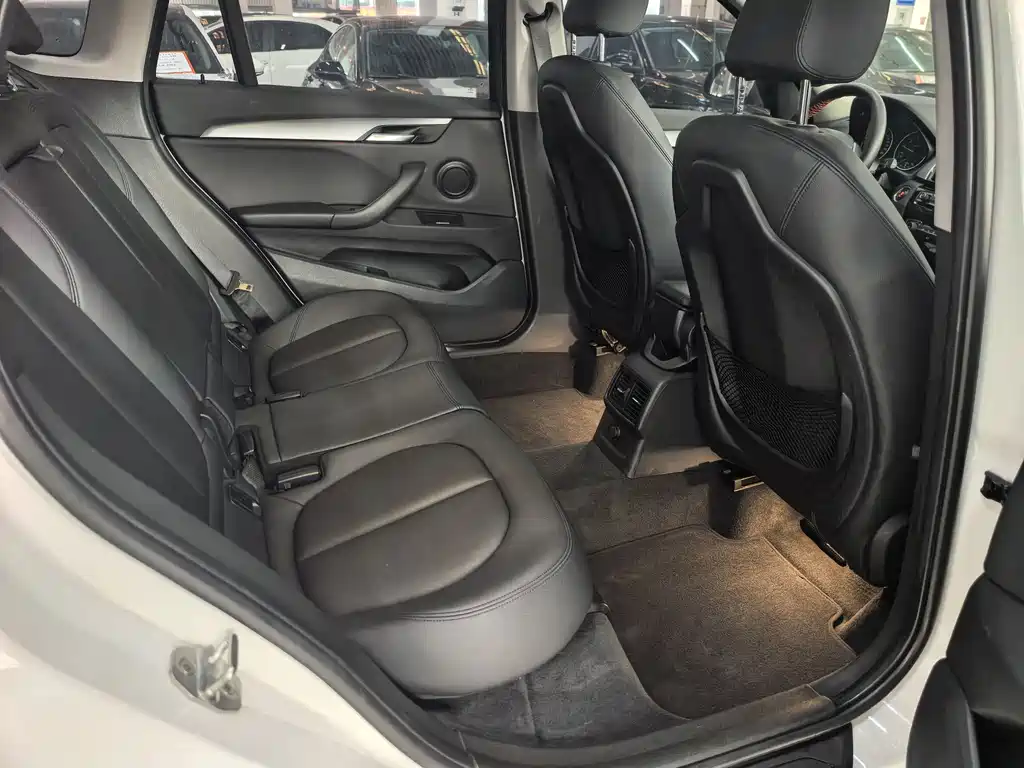 BMW X1 2017 — фото 12