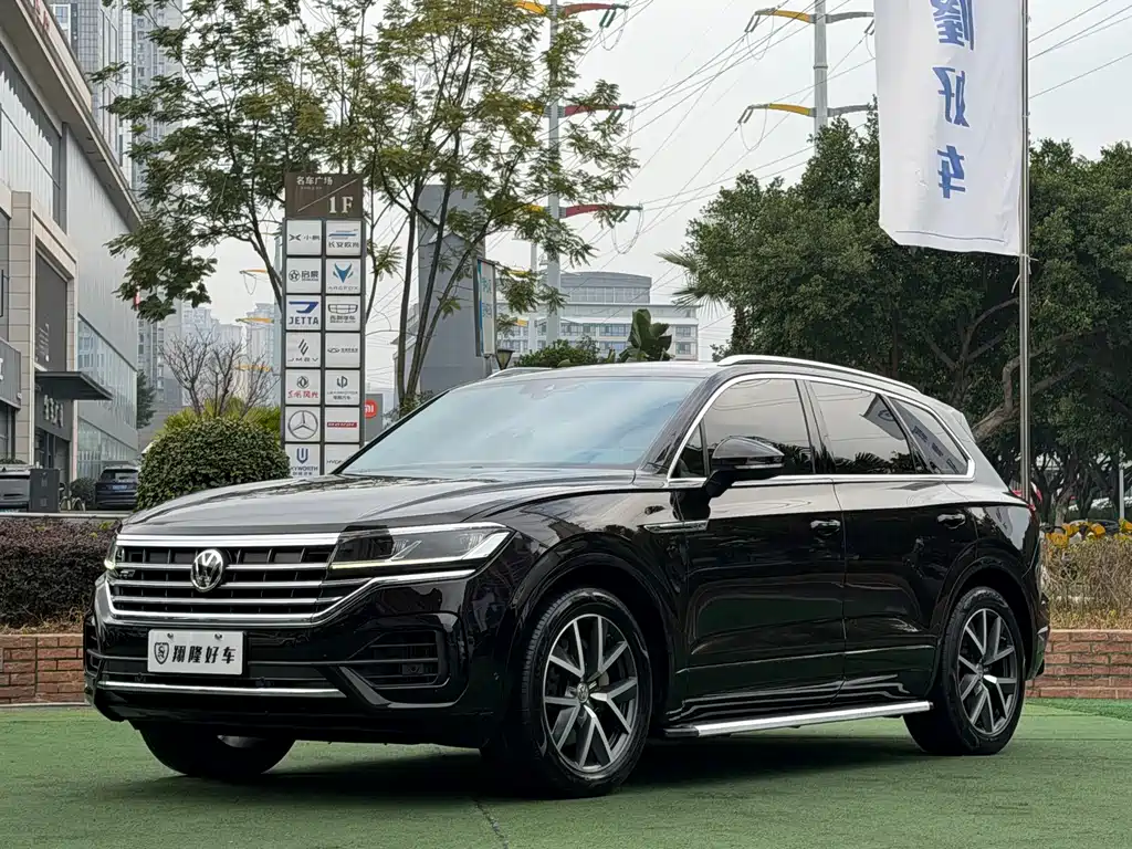 Volkswagen Touareg 2020 — фото 1
