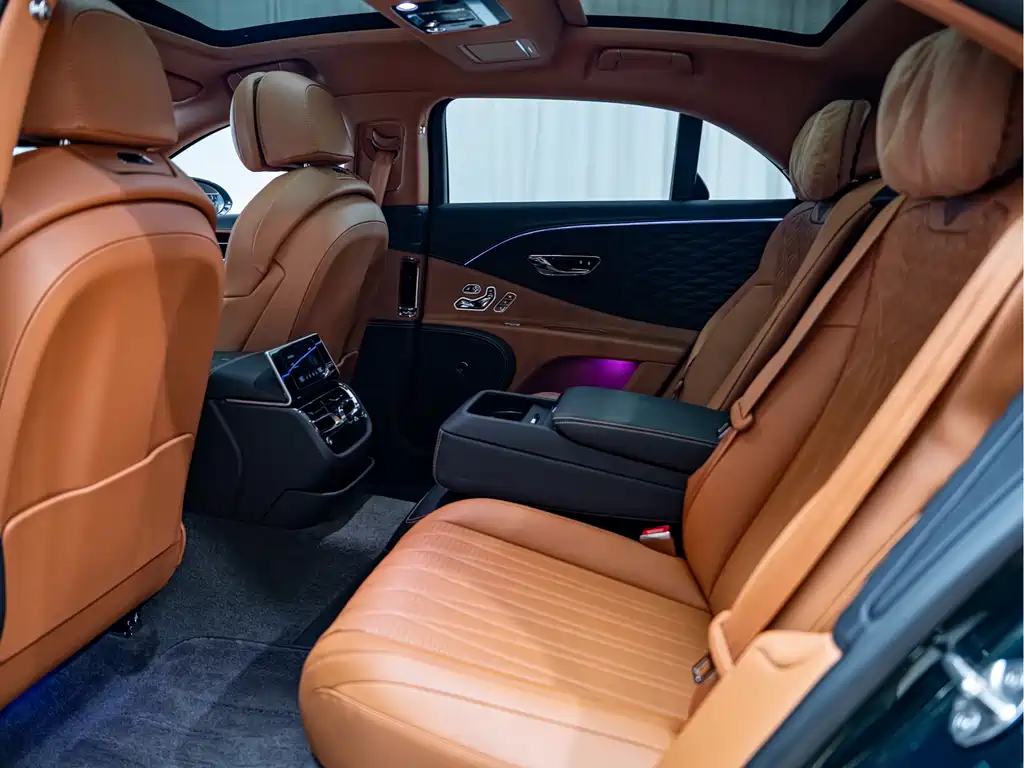 Bentley Flying Spur 2023 — фото 14