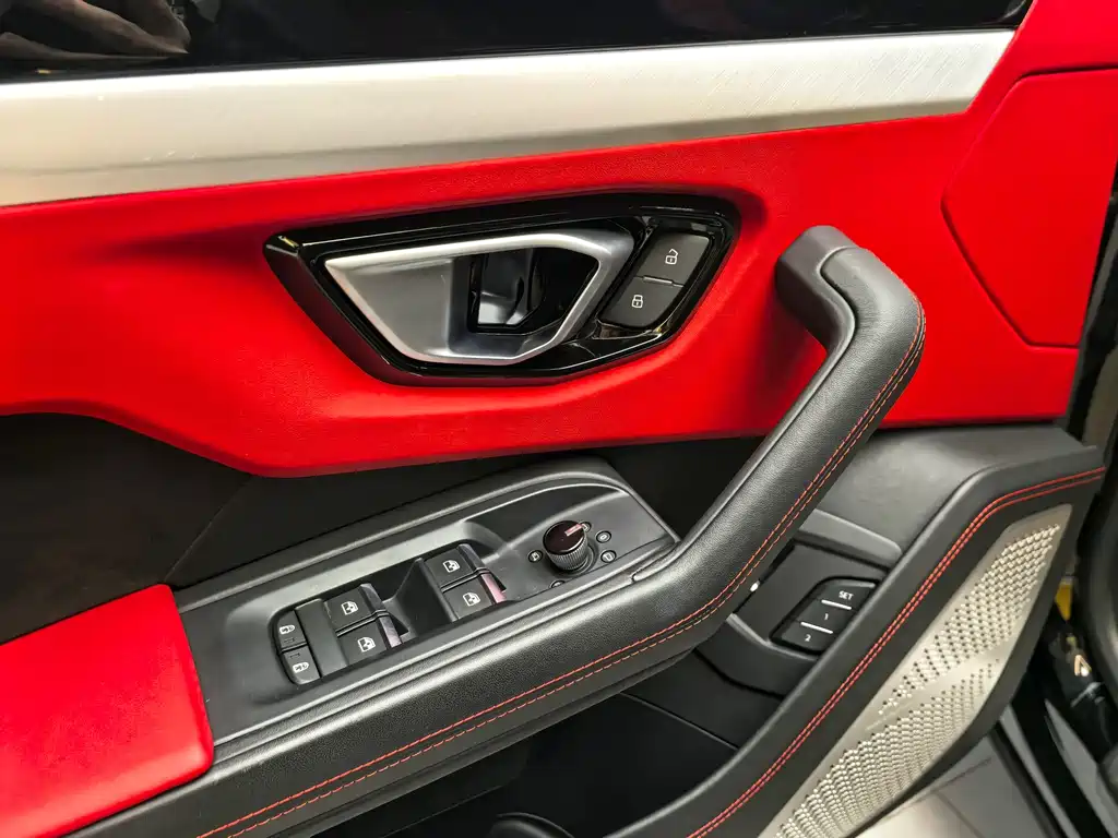 Lamborghini Urus 2022 — фото 19