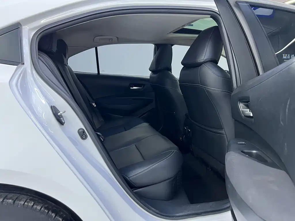 Toyota Corolla 2022 — фото 20