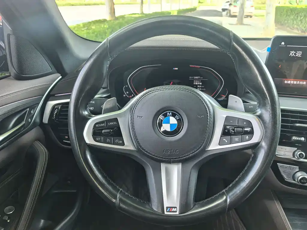 BMW 5 Series 2021 — фото 16
