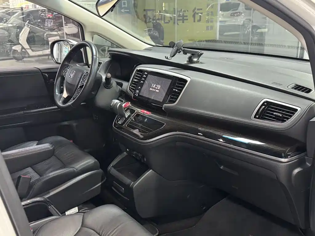 Honda Odyssey 2020 — фото 10