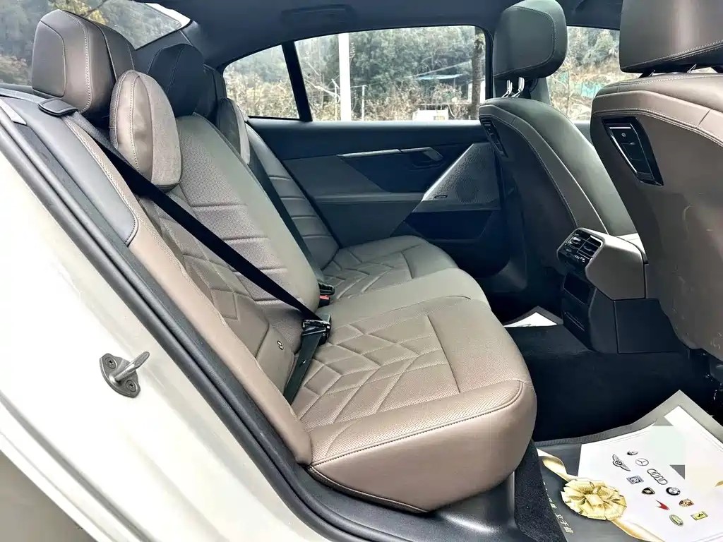 BMW 5 Series 2025