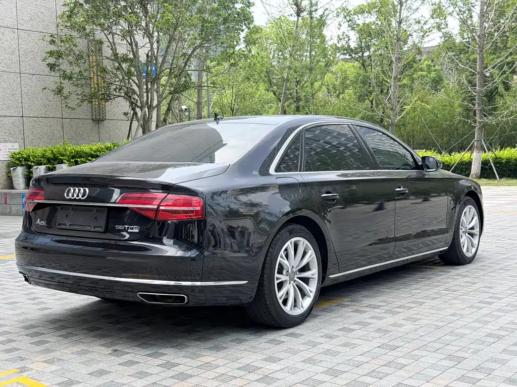 Audi A8 2015 — фото 5