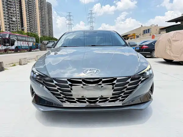 Hyundai Elantra 2023