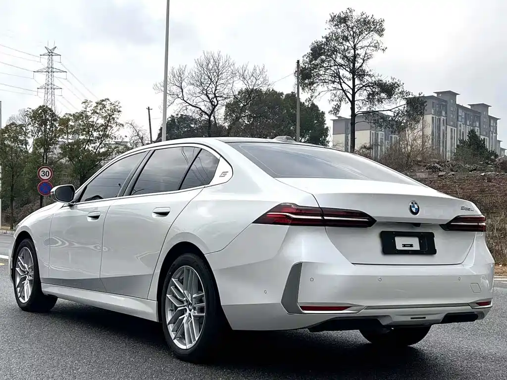 BMW 5 Series 2025