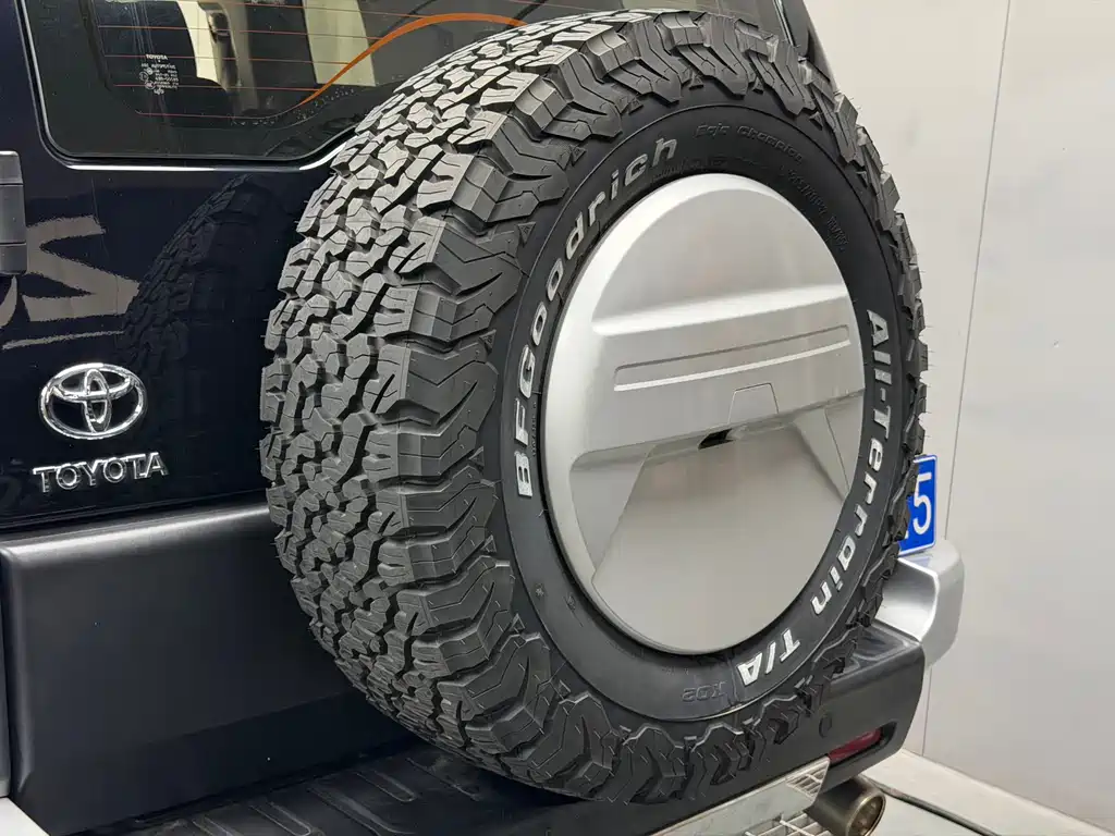 Toyota FJ Cruiser 2019 — фото 8