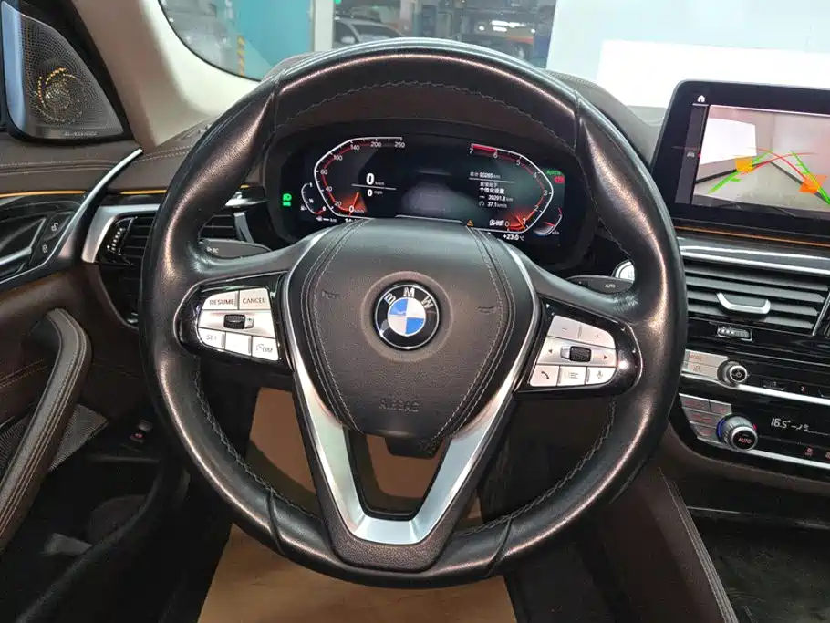BMW 5 Series 2021 — фото 15
