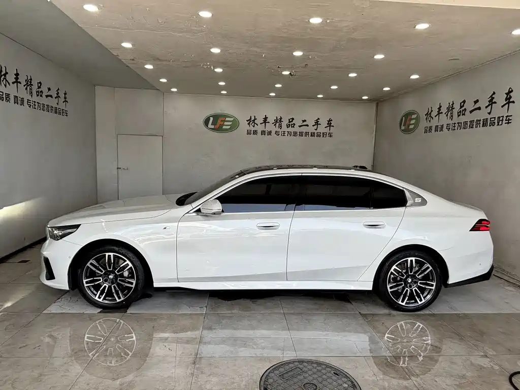 BMW 5 Series 2024