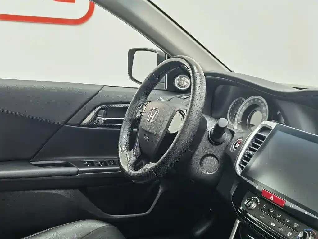 Honda Accord 2016 — фото 22