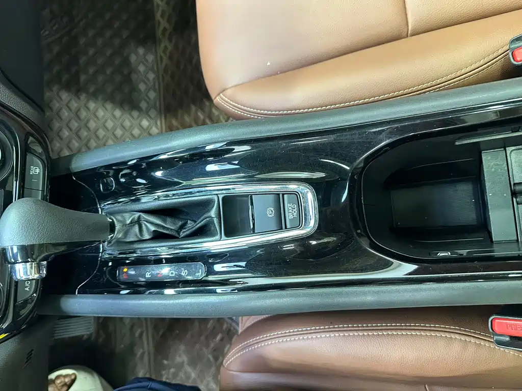 Honda Vezel 2022 — фото 12