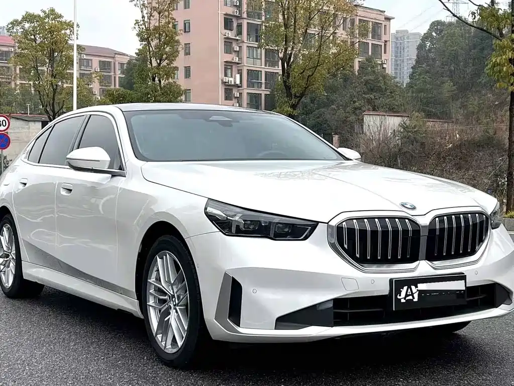BMW 5 Series 2025