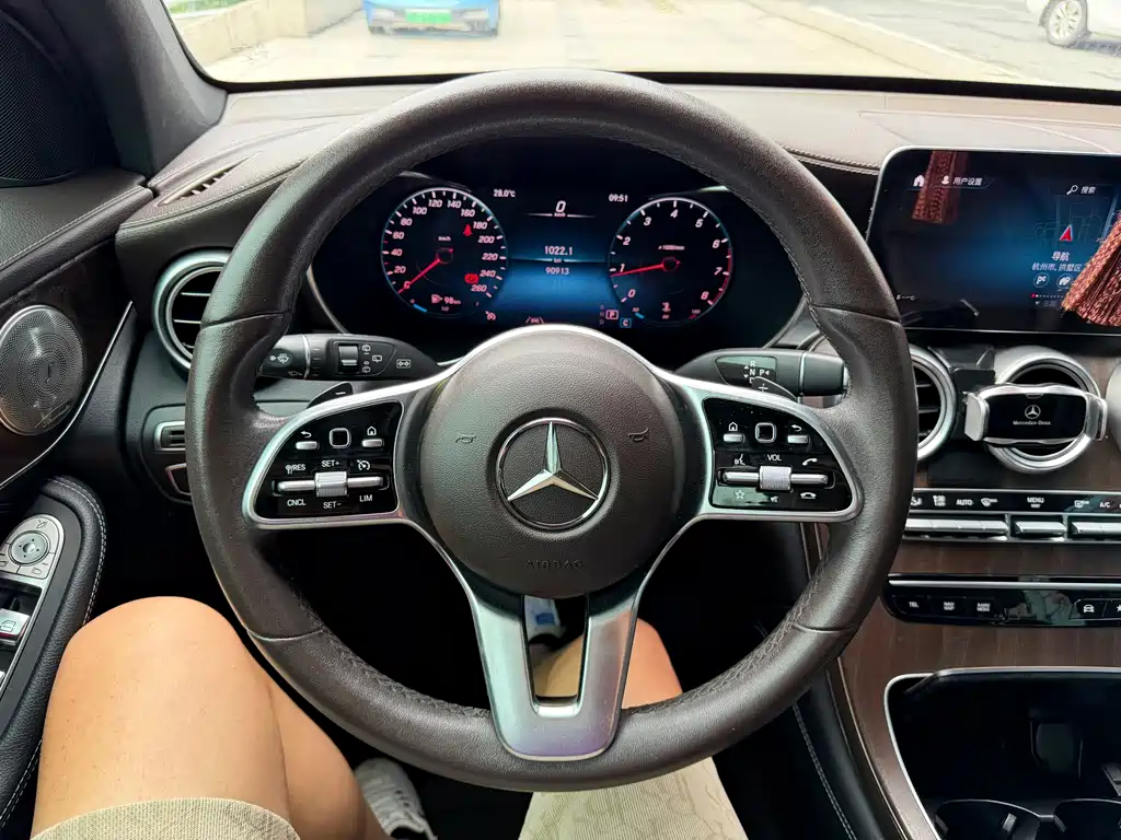 Mercedes-Benz GLC 2020 — фото 11