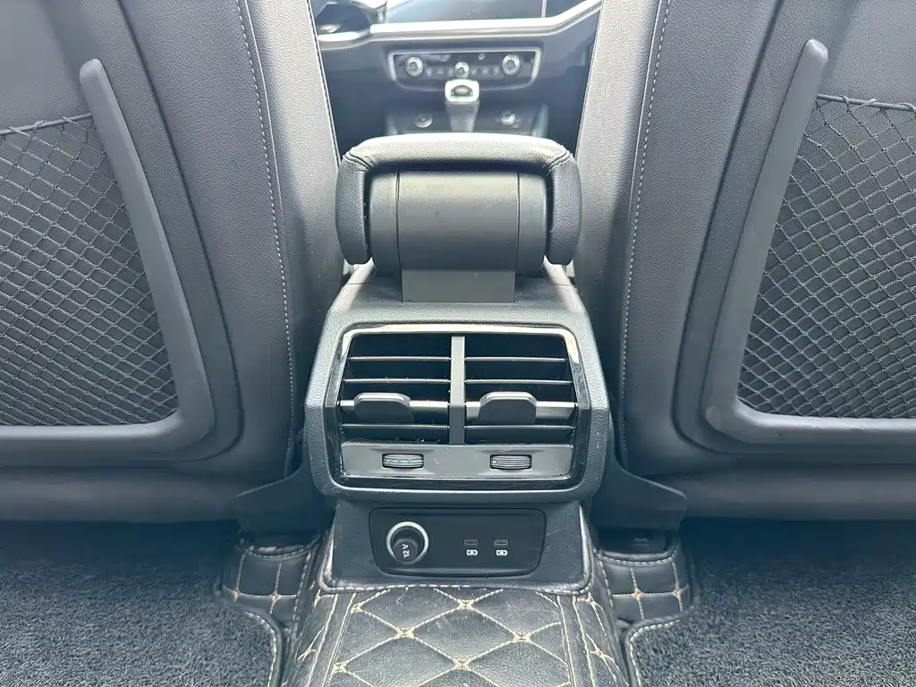 Audi Q3 2022 — фото 15