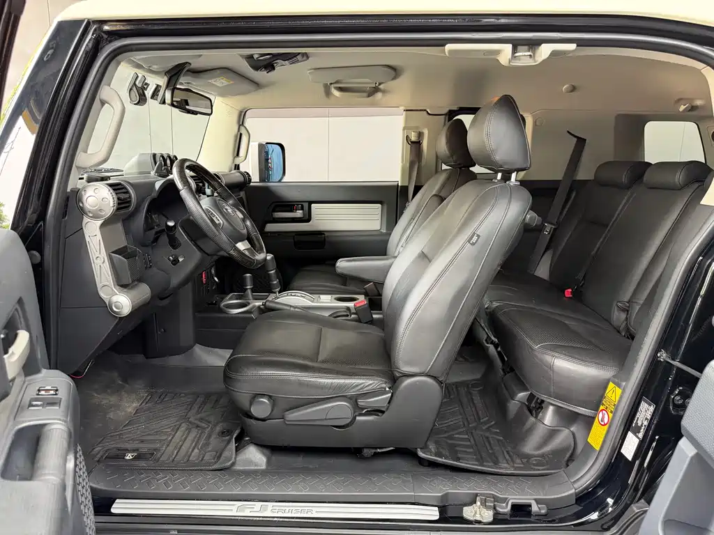 Toyota FJ Cruiser 2019 — фото 18