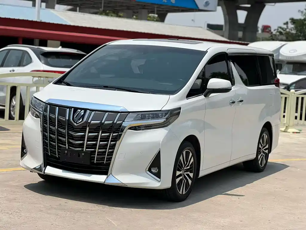 Toyota Alphard 2020 — фото 1