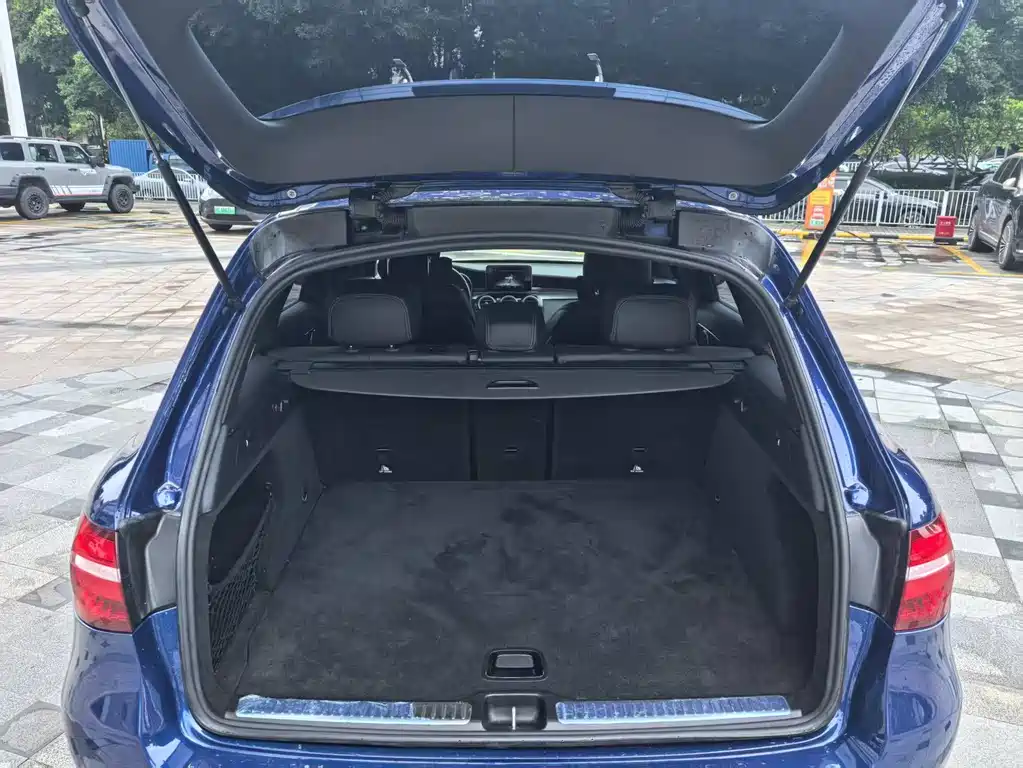 Mercedes-Benz GLC 2018 — фото 12