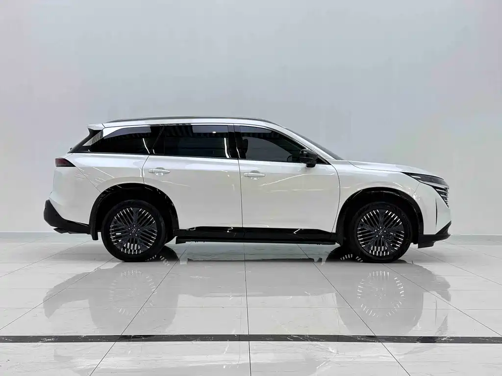 Nissan Teramont 2024