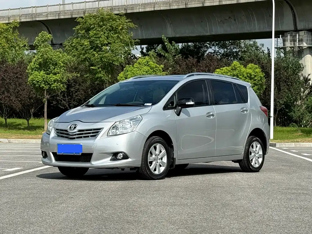 Toyota Yizhi 2011