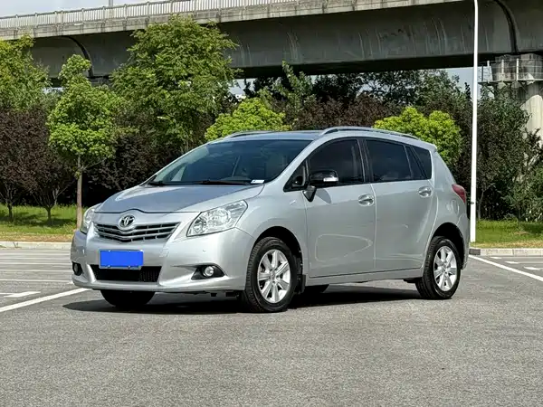 Toyota Yizhi 2011