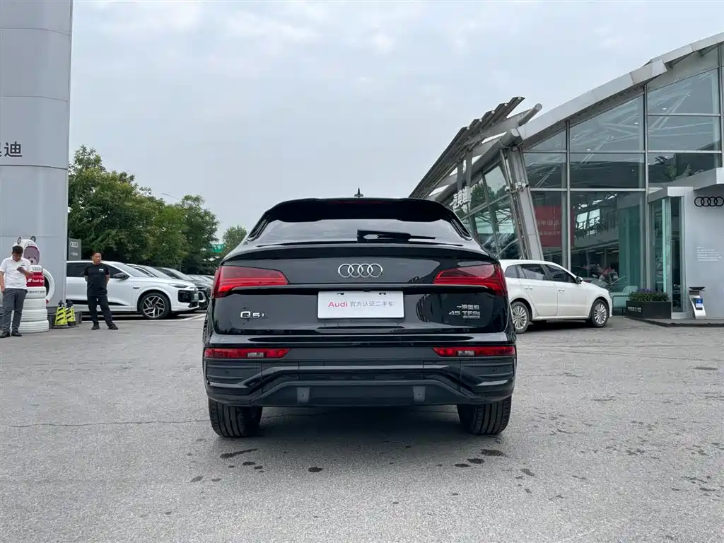 Audi Q5L Sportback 2022 — фото 9