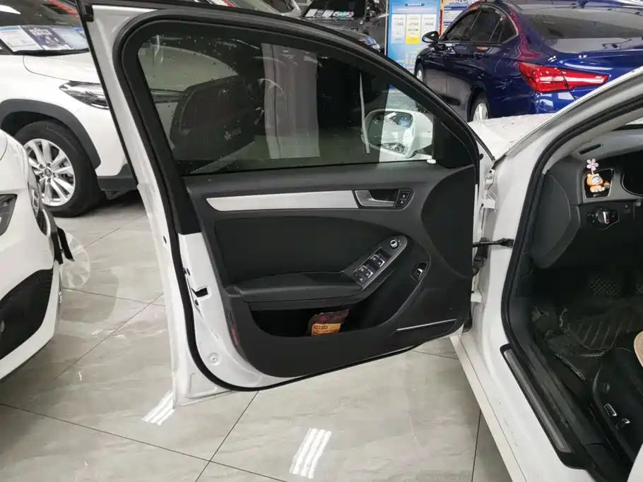 Audi A4L 2014
