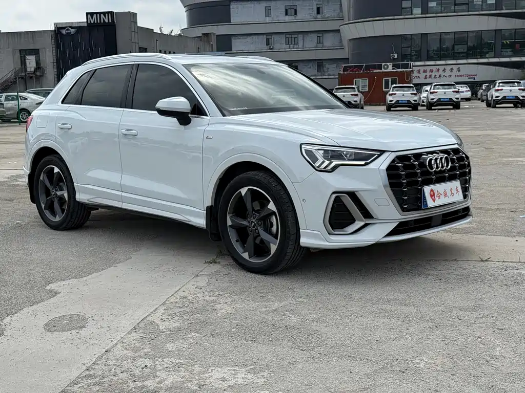Audi Q3 2022 — фото 7