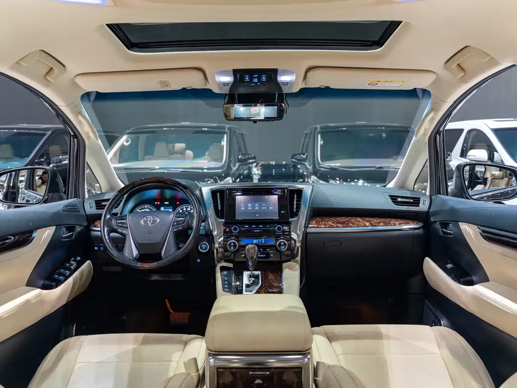 Toyota Alphard 2019 — фото 6