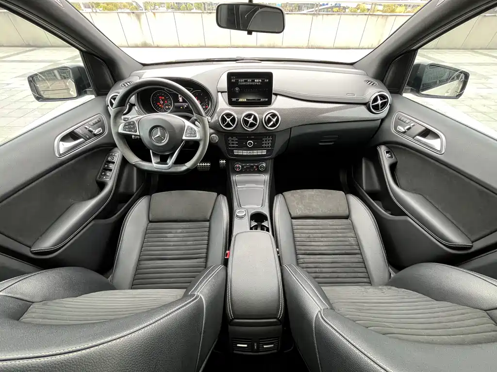 Mercedes-Benz B-Class 2018 — фото 13