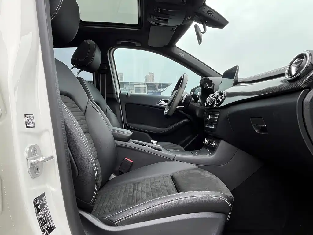 Mercedes-Benz B-Class 2018 — фото 11
