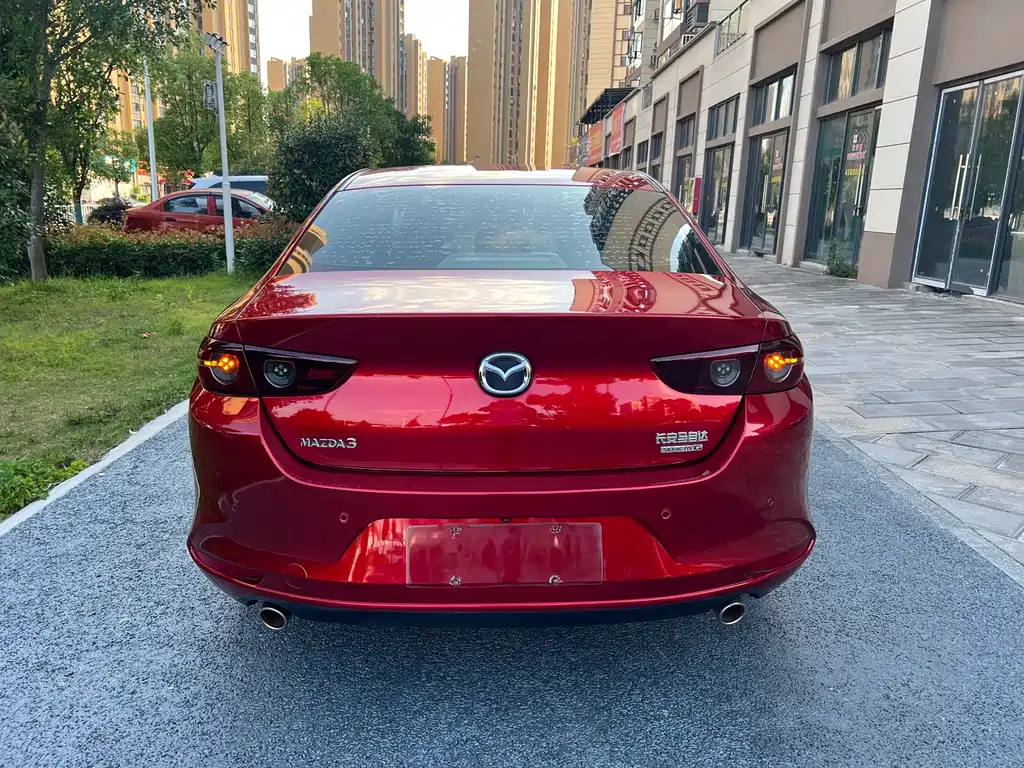 Mazda 3 Axela 2019 — фото 11