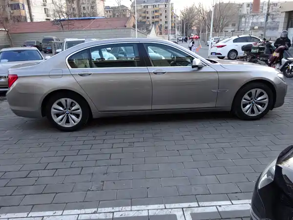 BMW 7 Series 2011