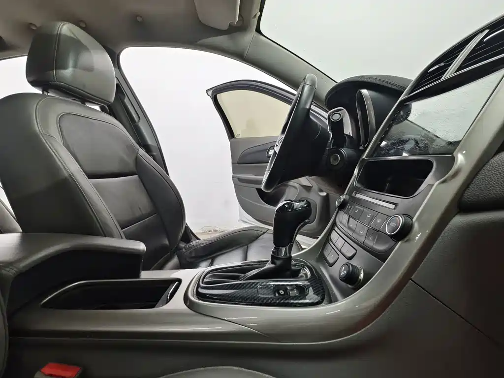 Chevrolet Malibu 2014 — фото 15