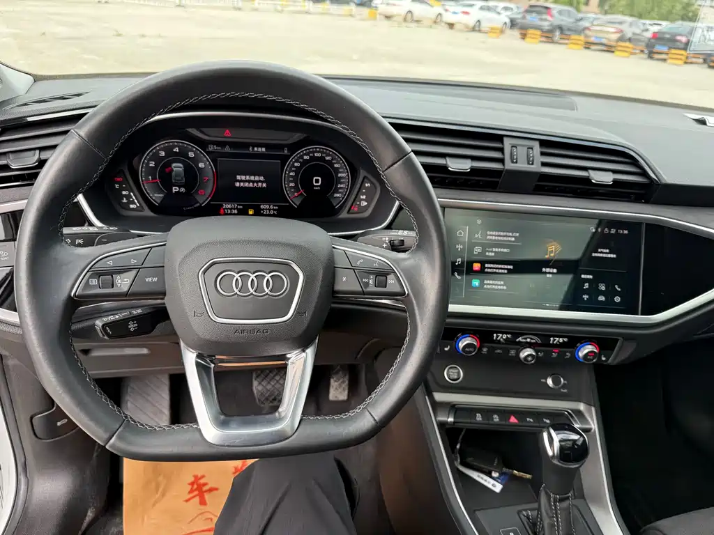Audi Q3 2022 — фото 17