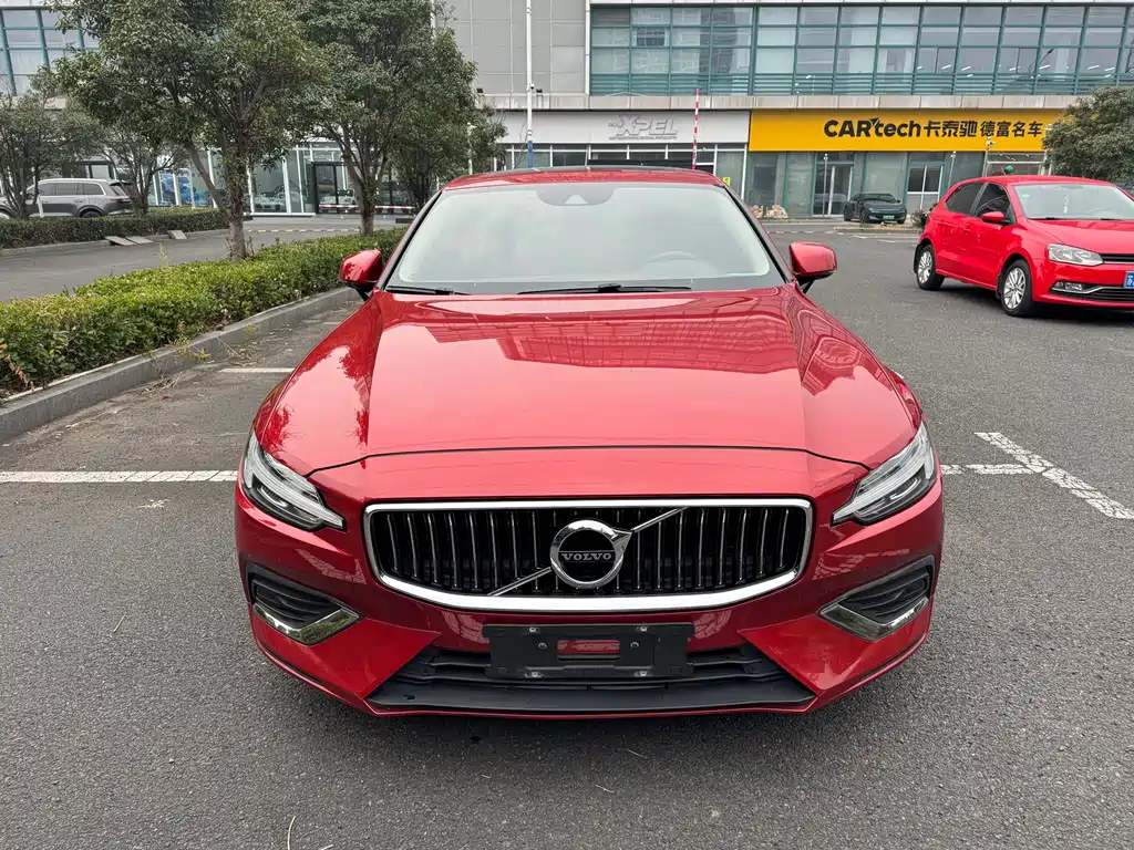 Volvo S60 2021 — фото 2