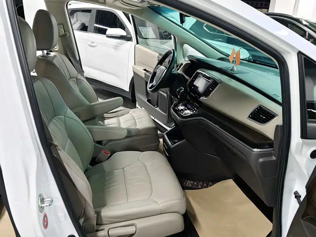 Honda Odyssey 2018 — фото 10