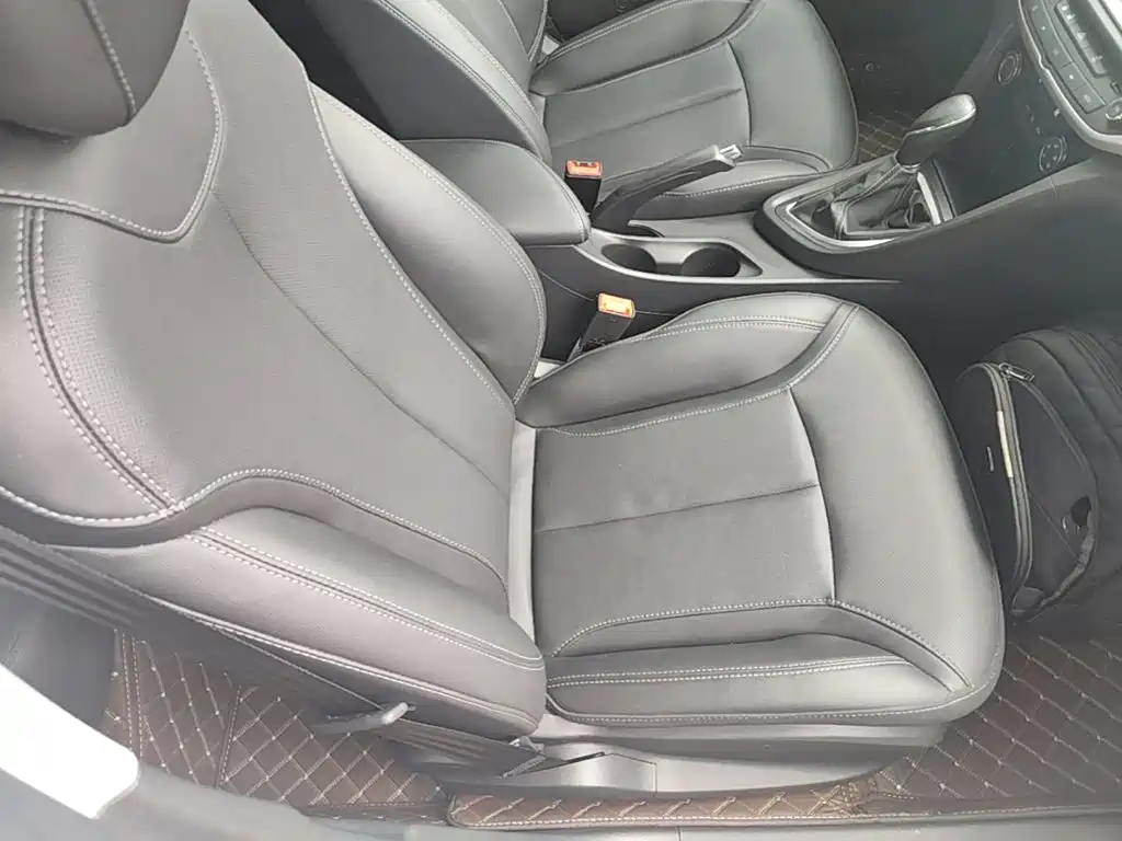 Buick Excelle 2023 — фото 25