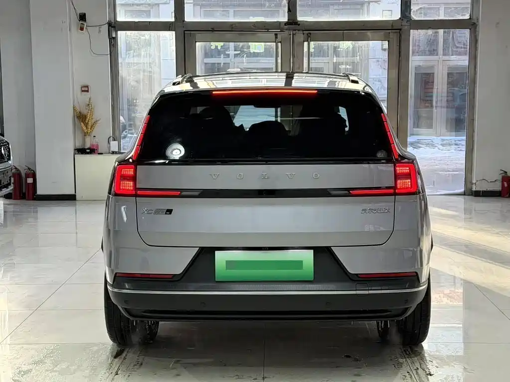 Volvo XC70 PHEV 2025 — фото 10