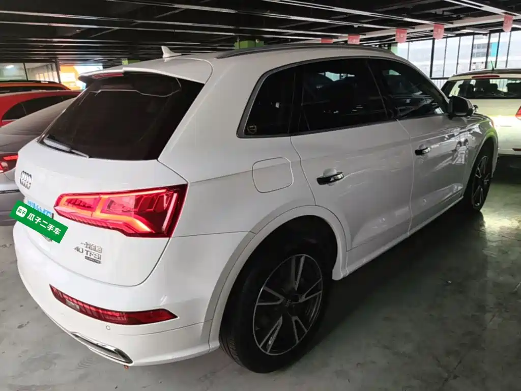 Audi Q5L 2019 — фото 7