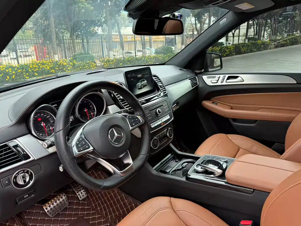 Mercedes-Benz GLE 2016 — фото 33