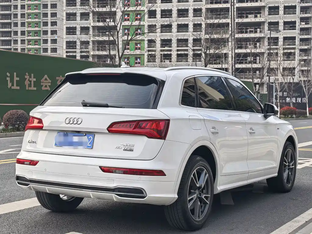 Audi Q5L 2018 — фото 14