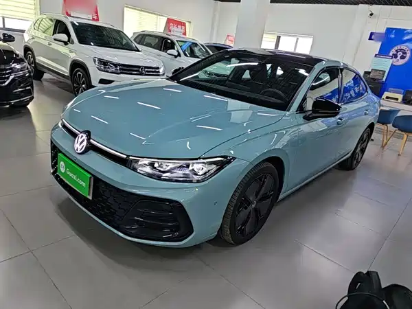 Volkswagen Passat 2024