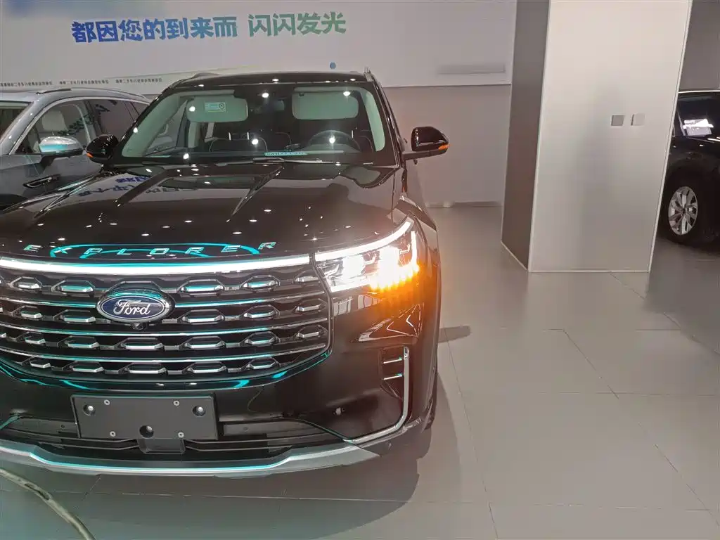 Ford Explorer 2023 — фото 24