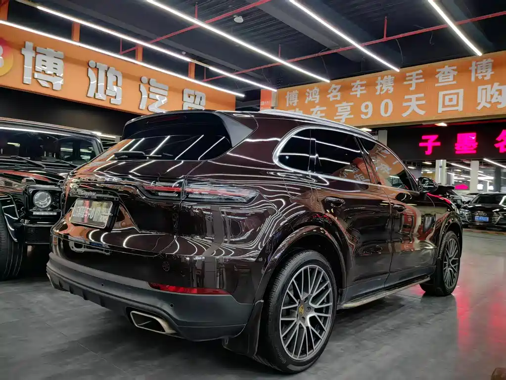 Porsche Cayenne 2019 — фото 15