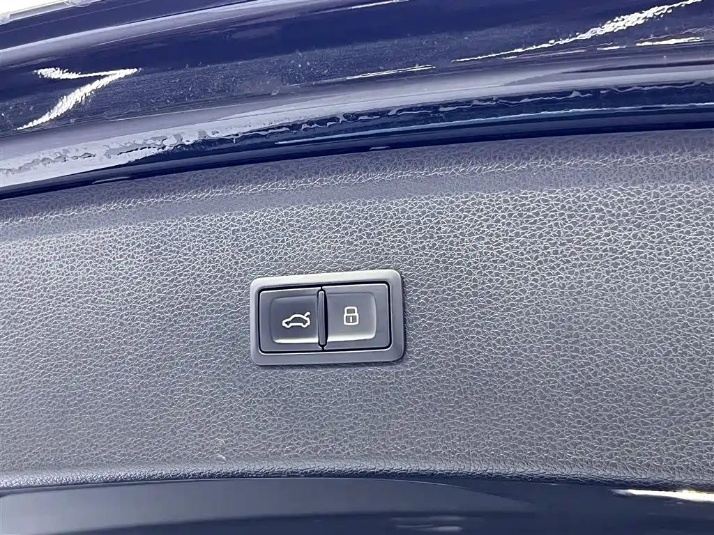 Audi Q5L 2021 — фото 24