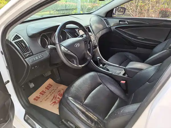Hyundai Sonata 2011