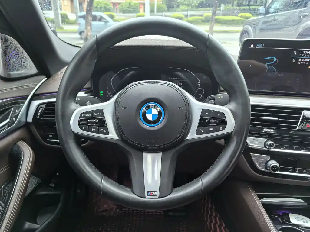 BMW 5 Series New Energy 2022 — фото 16