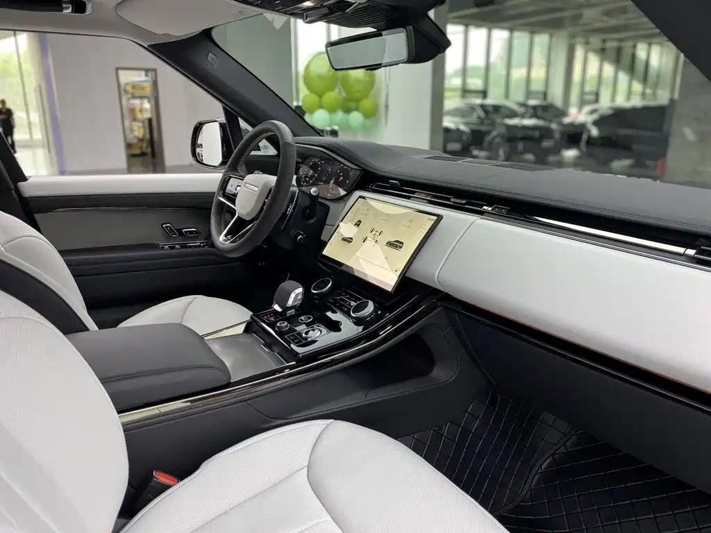 Land Rover Range Rover Sport 2023 — фото 9