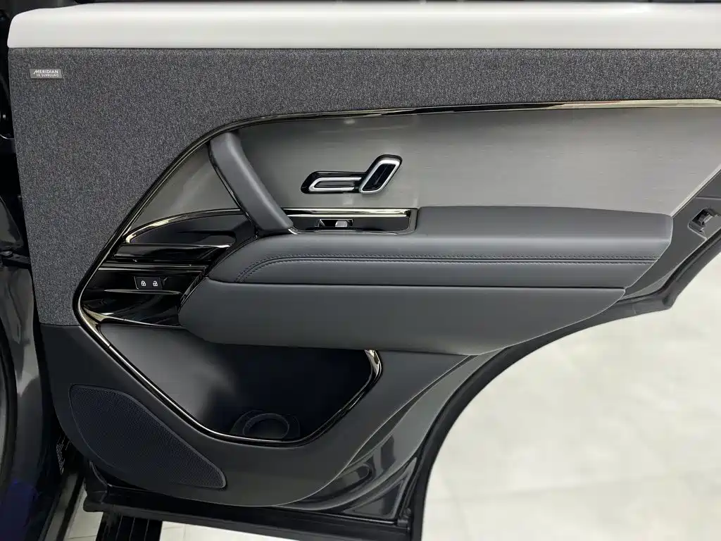Land Rover Range Rover Sport 2023 — фото 22